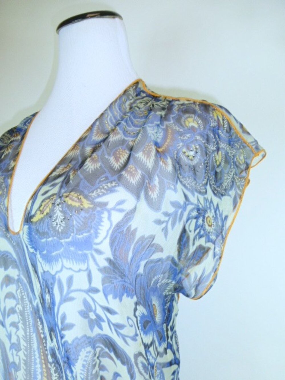 ROZAE NICHOLS silk SHEER paisley FLORAL CRYSTAL short sleeve blue gold TOP M